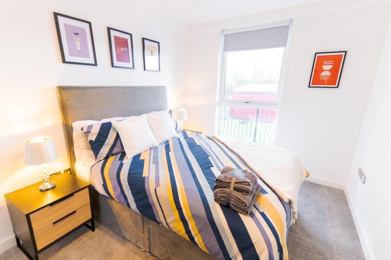 Exquisite Cosy 2-Bed Apartment In Salford 맨체스터 외부 사진