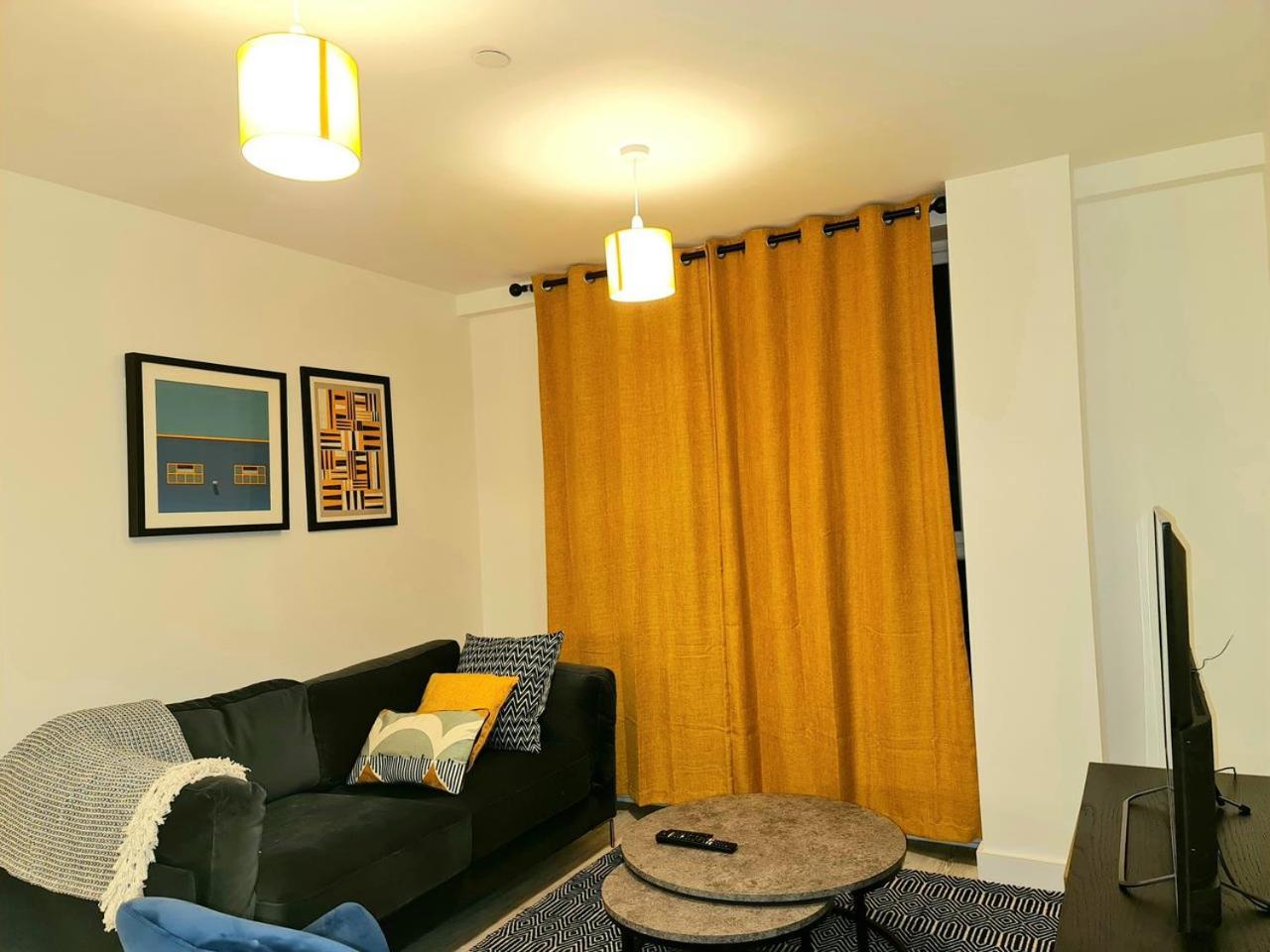 Exquisite Cosy 2-Bed Apartment In Salford 맨체스터 외부 사진